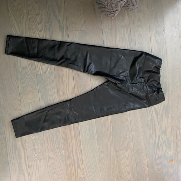 Seven Sisters - Vegan Leather Leggings Size Medium - Picture 3 of 3